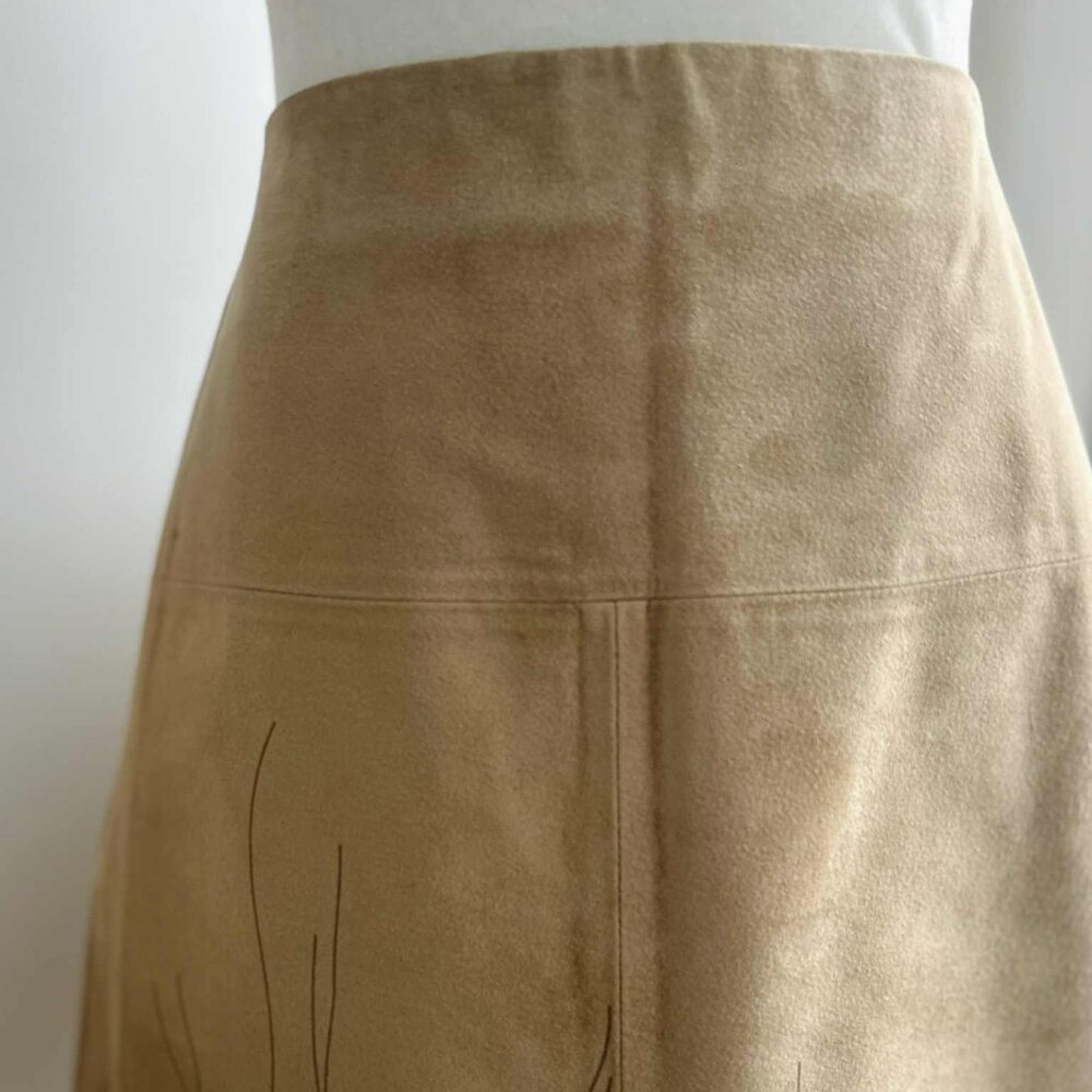 Kenneth Cole New York Sand Suede Botanical-Print Midi Skirt – US 12 - Picture 3 of 13